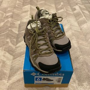 Columbia Helvatia Hiking Shoes - Size 6